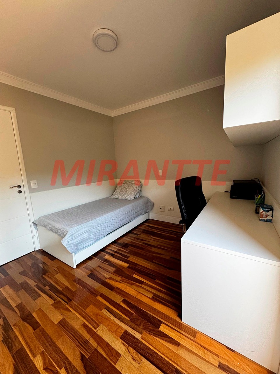 Cond. fechado de 334.5m² com 3 quartos em Tremembe