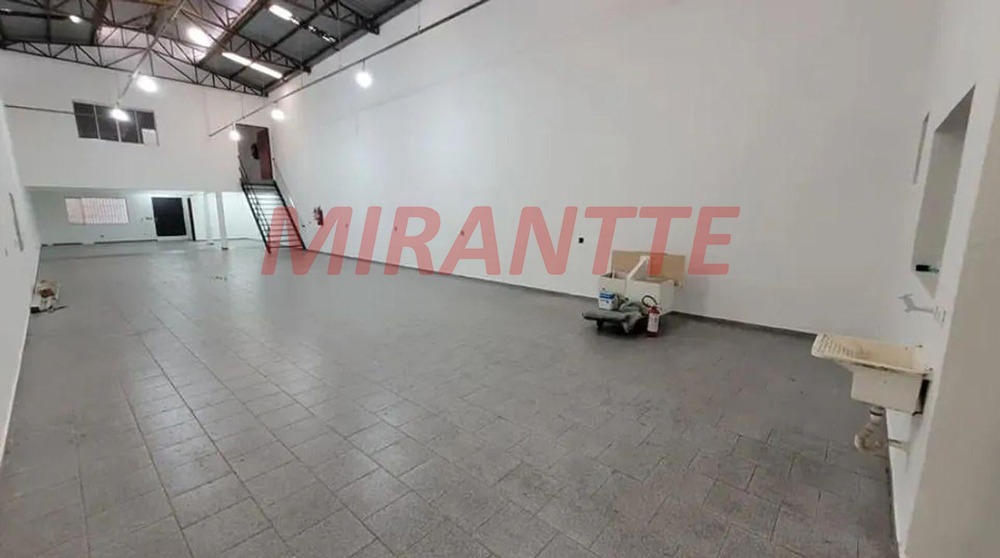 Comercial de 490m² em Saúde