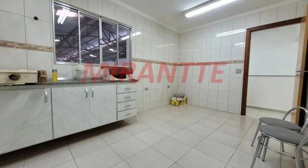 Comercial de 490m² em Saúde