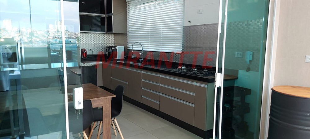 Sobrado de 299m² com 3 quartos em Vila Nivi