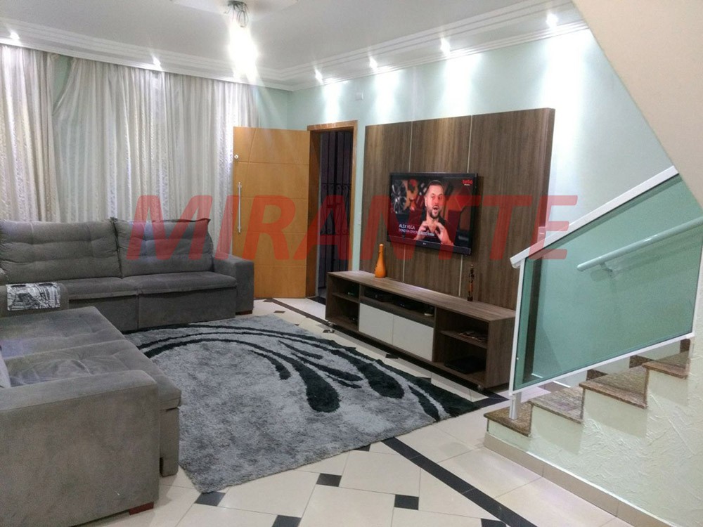 Sobrado de 299m² com 3 quartos em Vila Nivi