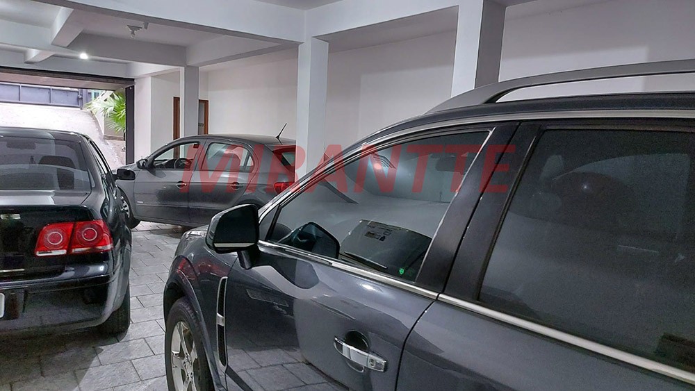 Sobrado de 299m² com 3 quartos em Vila Nivi