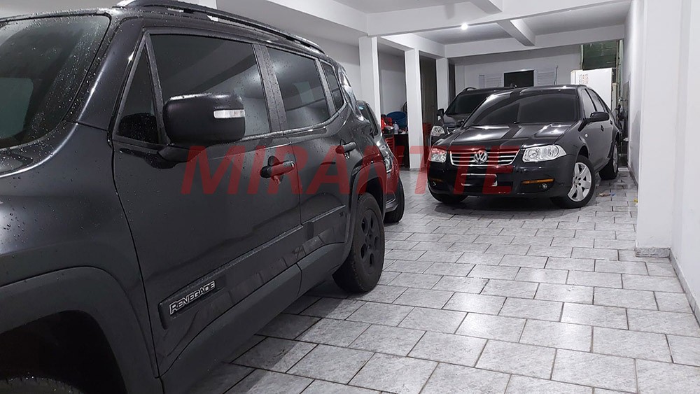 Sobrado de 299m² com 3 quartos em Vila Nivi