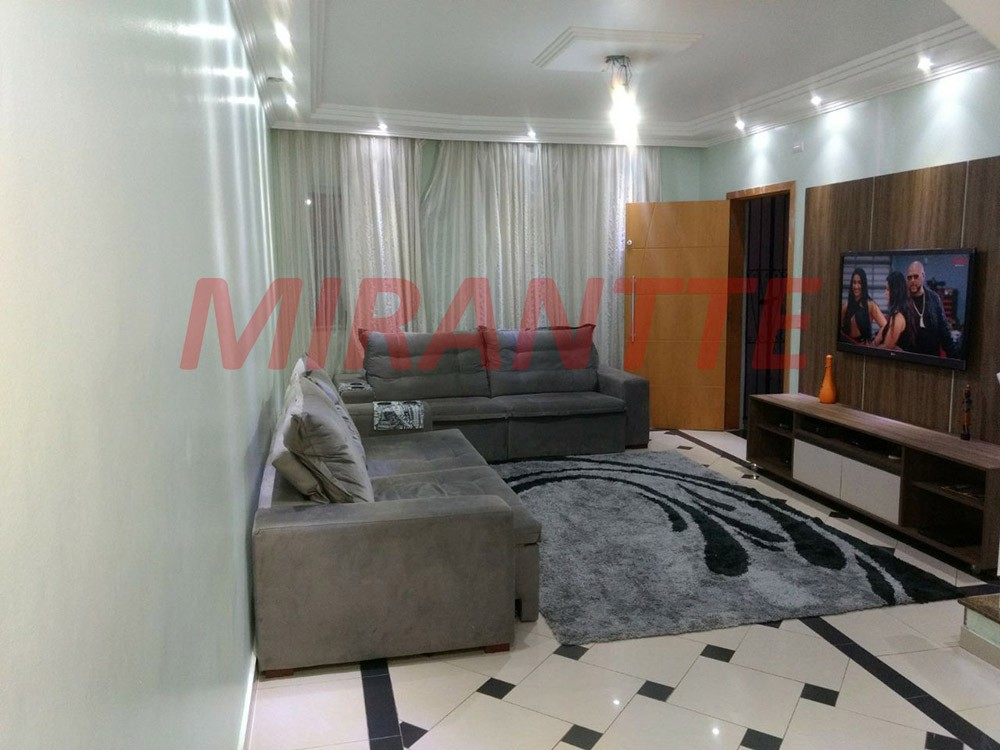 Sobrado de 299m² com 3 quartos em Vila Nivi