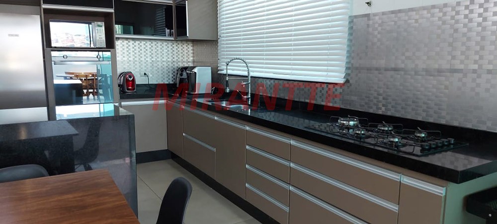 Sobrado de 299m² com 3 quartos em Vila Nivi