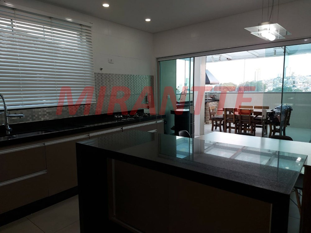 Sobrado de 299m² com 3 quartos em Vila Nivi