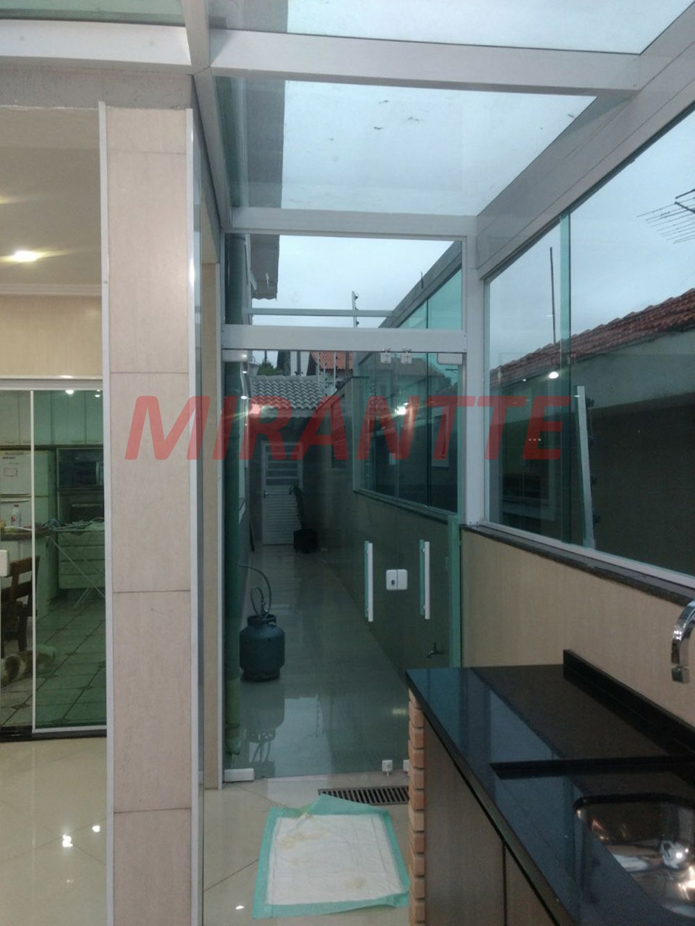 Sobrado de 299m² com 3 quartos em Vila Nivi