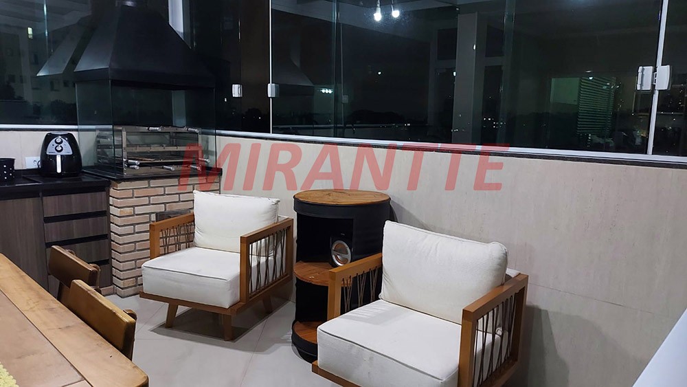 Sobrado de 299m² com 3 quartos em Vila Nivi