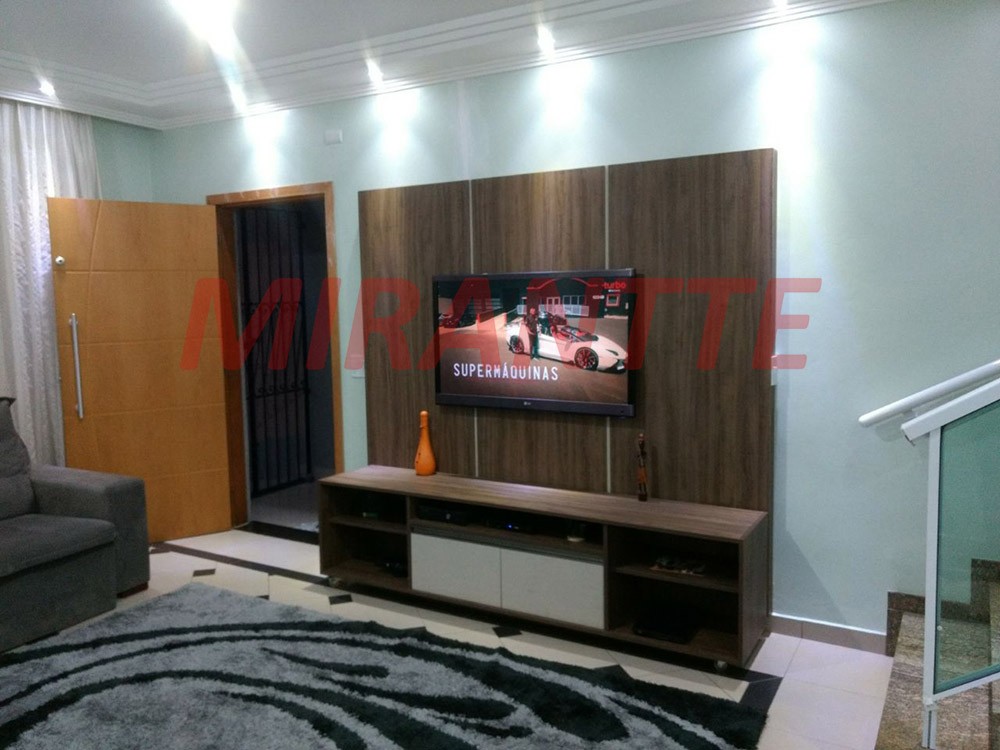 Sobrado de 299m² com 3 quartos em Vila Nivi