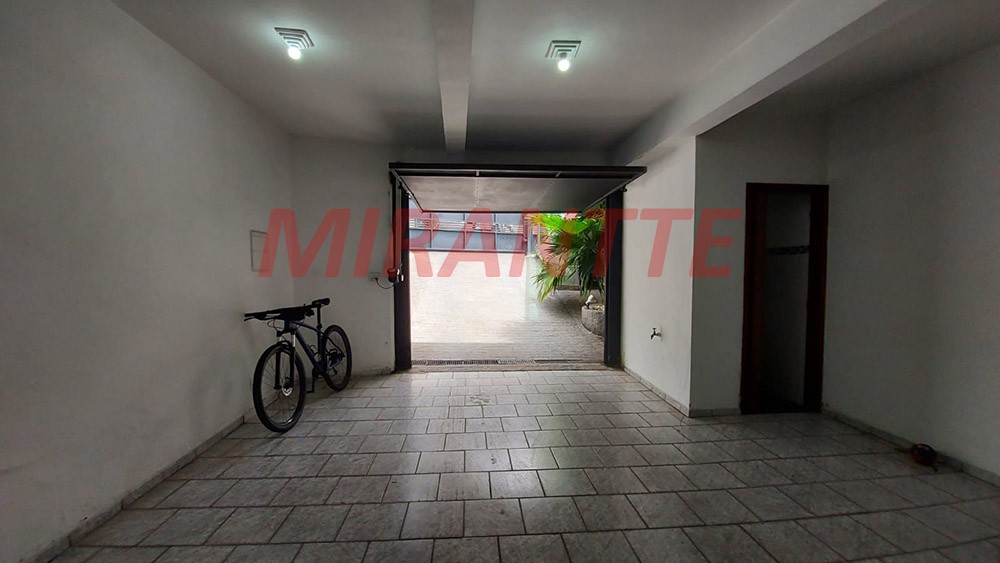 Sobrado de 299m² com 3 quartos em Vila Nivi