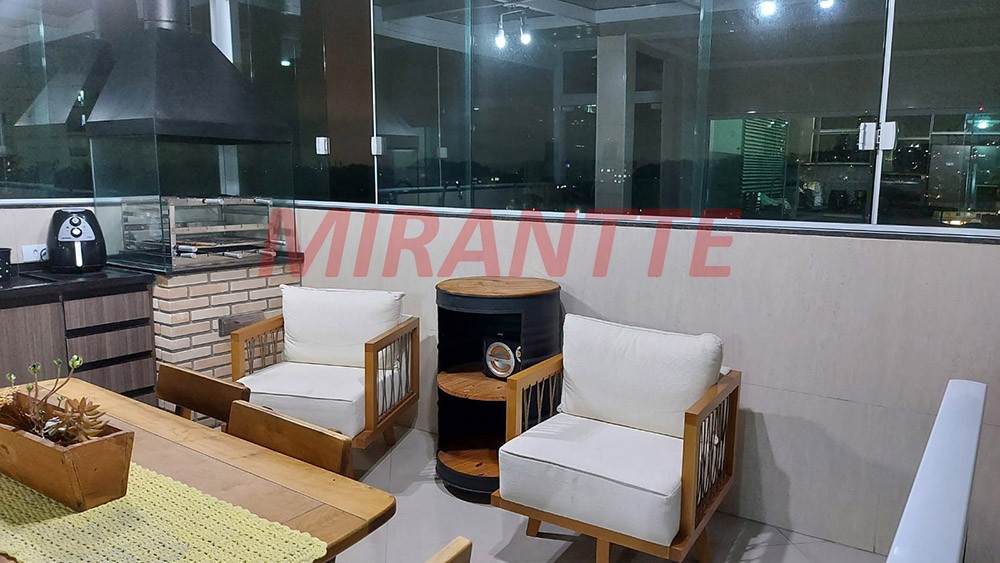 Sobrado de 299m² com 3 quartos em Vila Nivi