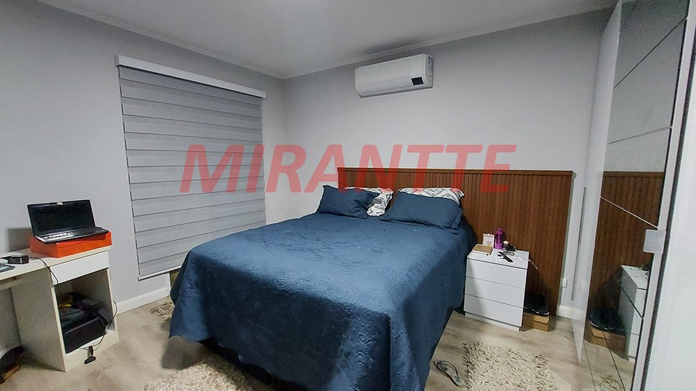 Sobrado de 299m² com 3 quartos em Vila Nivi