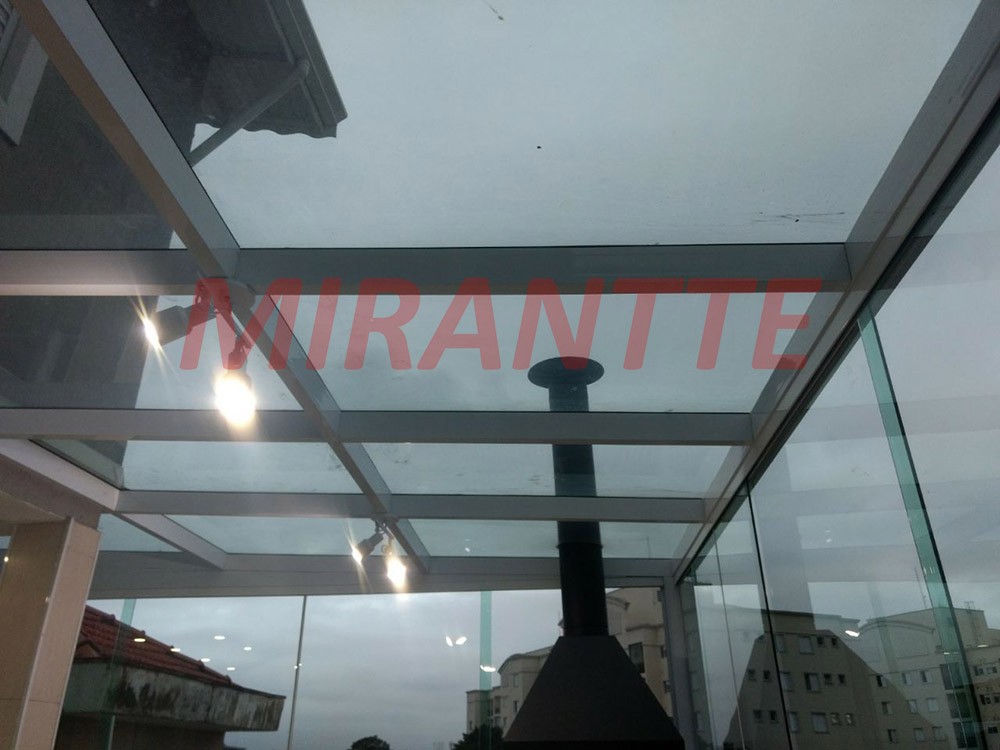 Sobrado de 299m² com 3 quartos em Vila Nivi