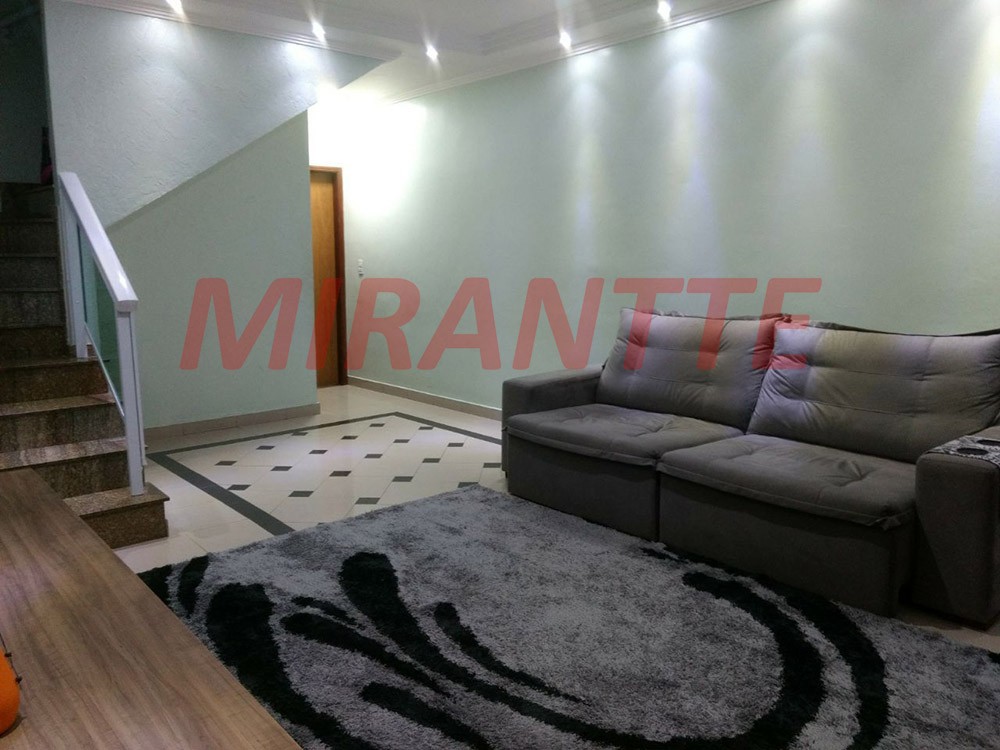 Sobrado de 299m² com 3 quartos em Vila Nivi