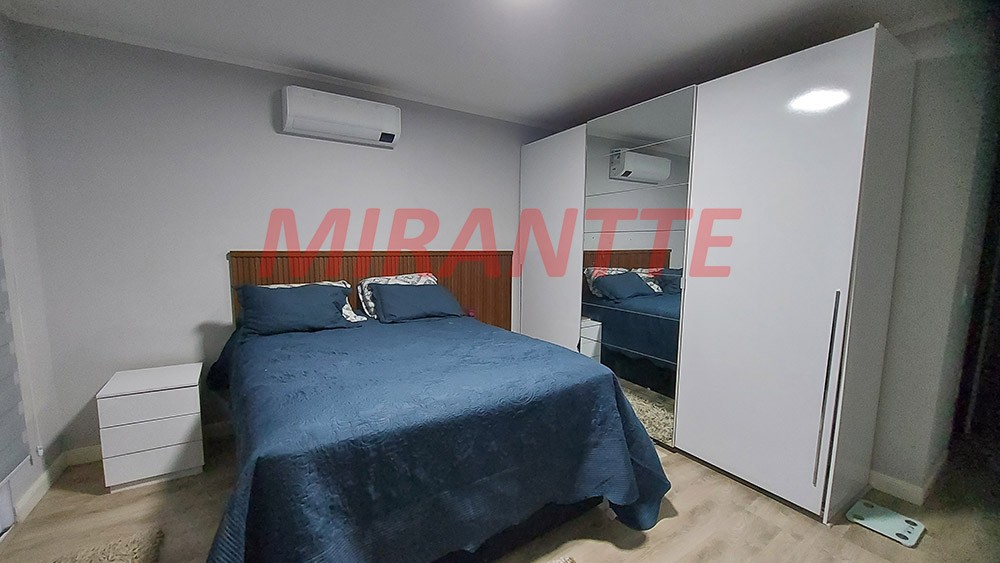 Sobrado de 299m² com 3 quartos em Vila Nivi