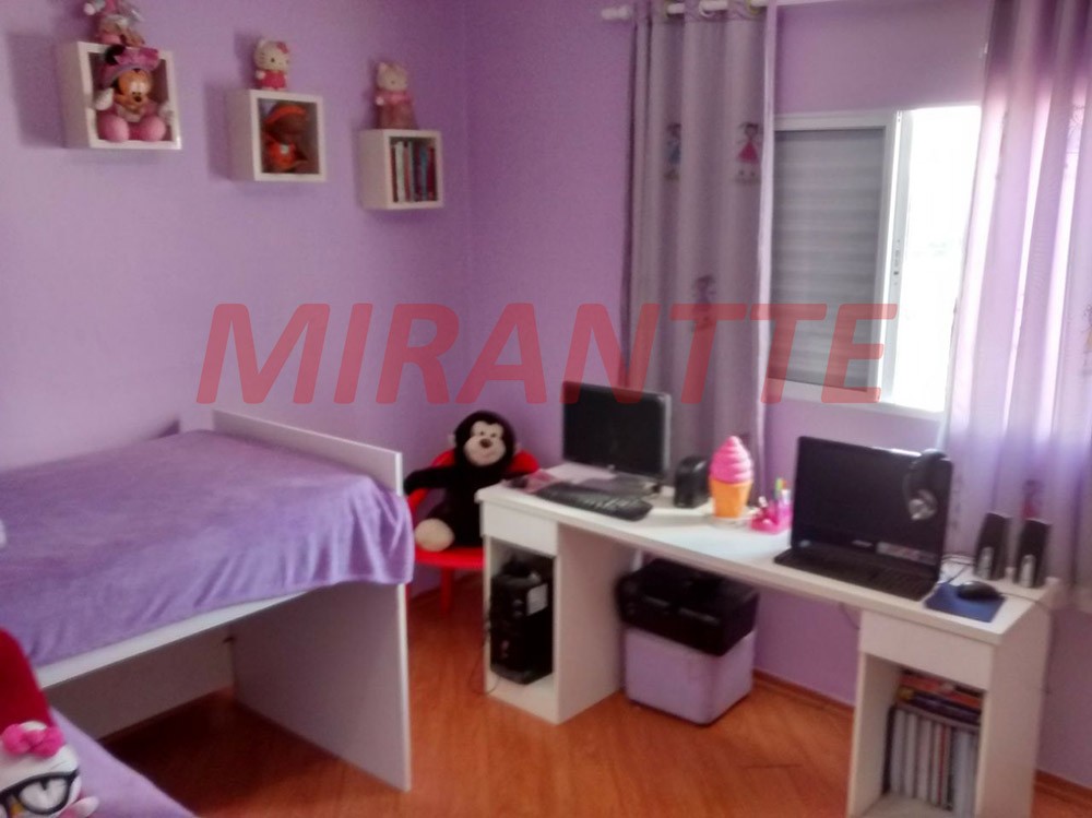Sobrado de 299m² com 3 quartos em Vila Nivi
