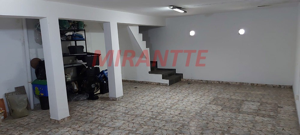 Sobrado de 299m² com 3 quartos em Vila Nivi
