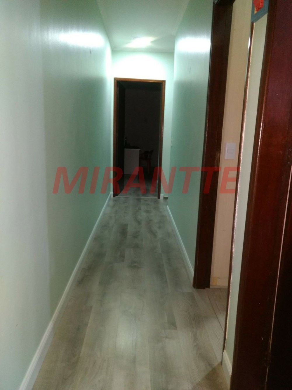 Sobrado de 299m² com 3 quartos em Vila Nivi