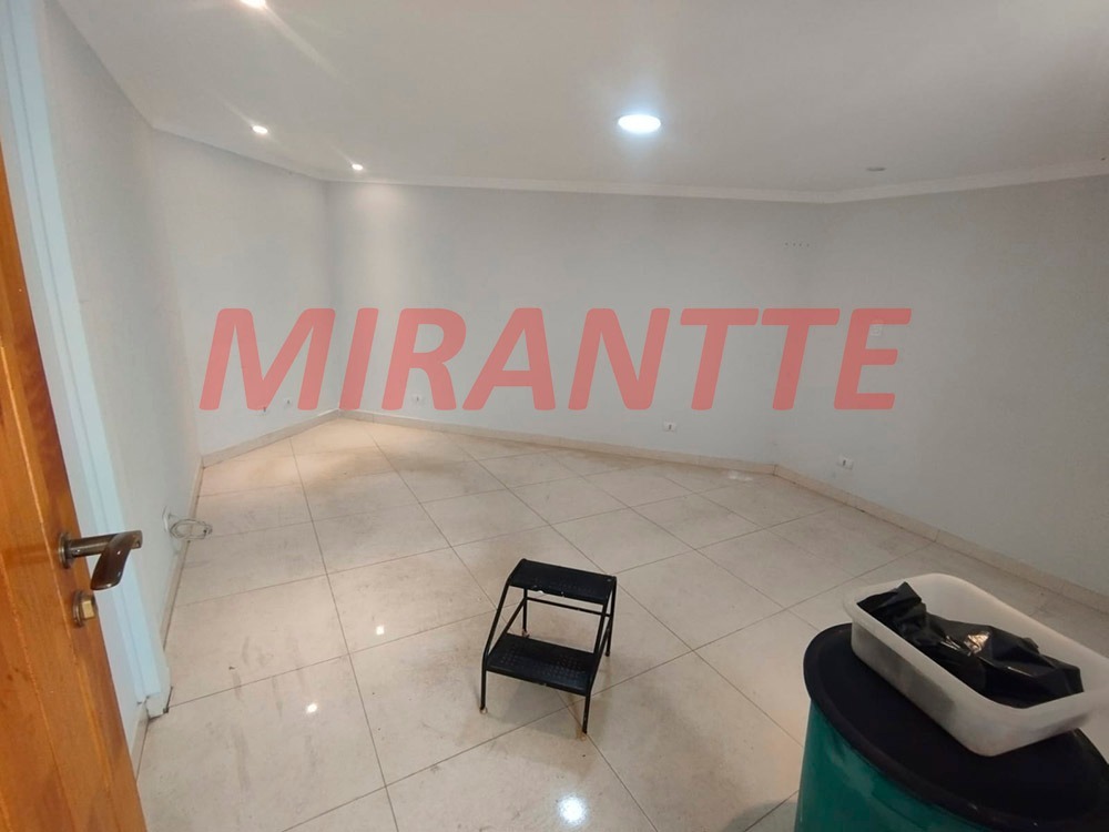 Sobrado de 135m² com 4 quartos em Vila Pauliceia