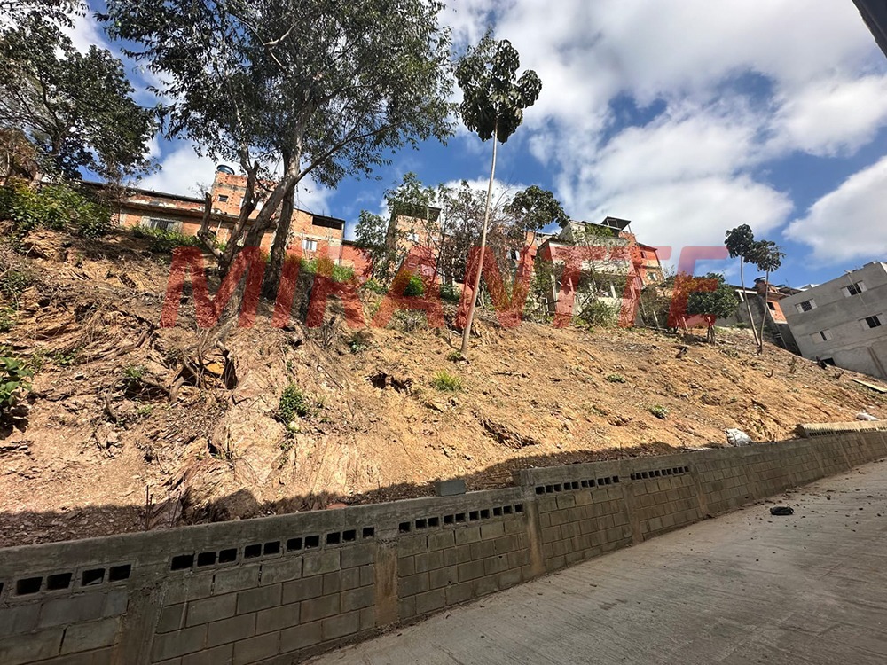 Terreno de 0m² em Parque Edu Chaves