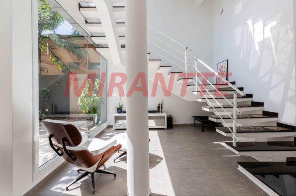 Cond. fechado de 435m² com 5 quartos em Serra da Cantareira