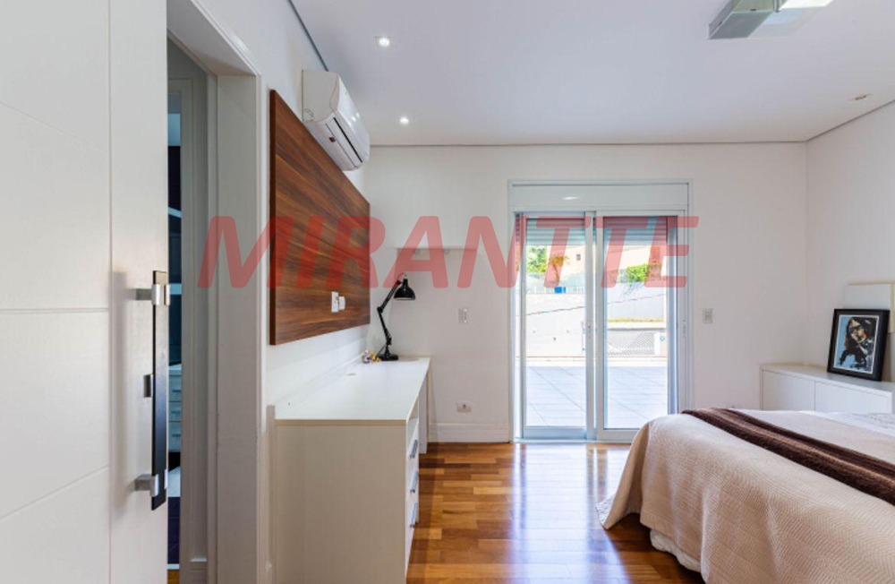 Cond. fechado de 435m² com 5 quartos em Serra da Cantareira