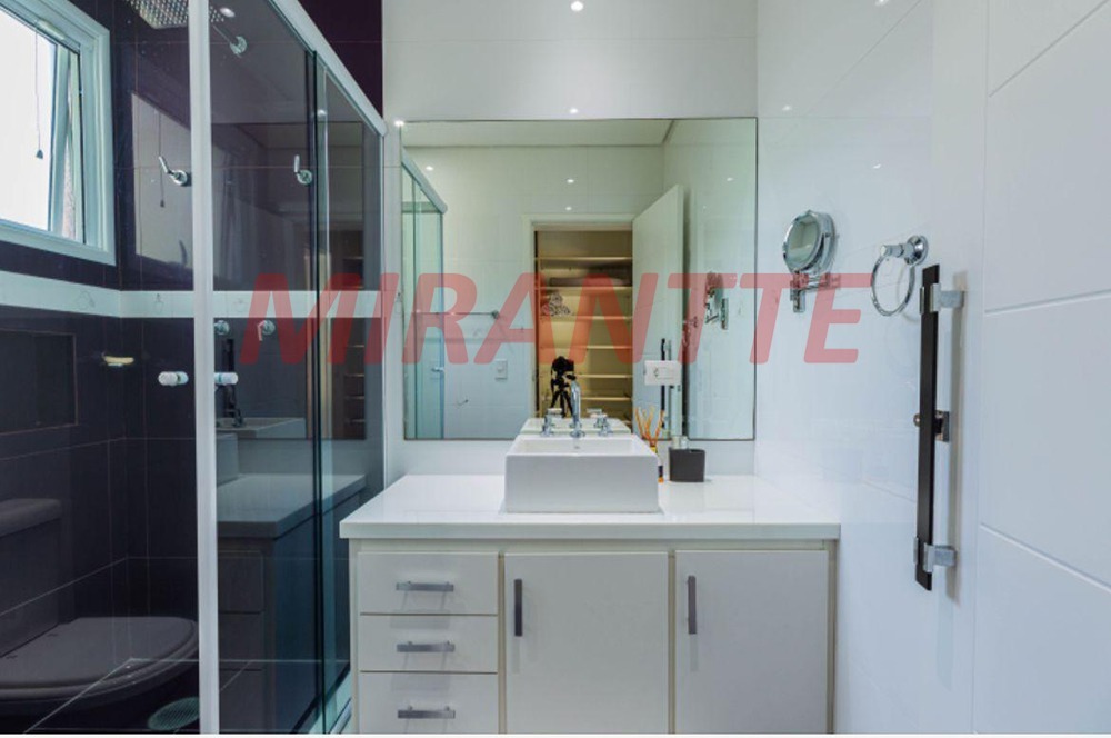 Cond. fechado de 435m² com 5 quartos em Serra da Cantareira