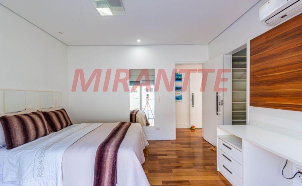 Cond. fechado de 435m² com 5 quartos em Serra da Cantareira