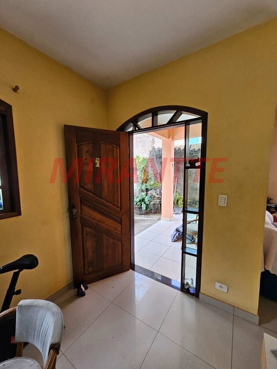 Sobrado de 1.6m² com 3 quartos em Samambaia
