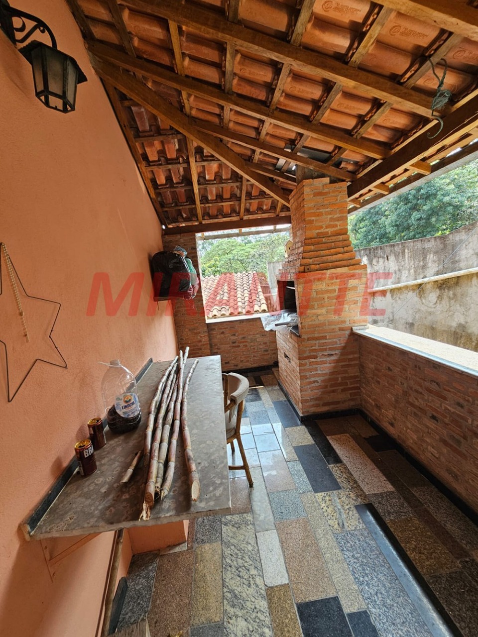 Sobrado de 1.6m² com 3 quartos em Samambaia