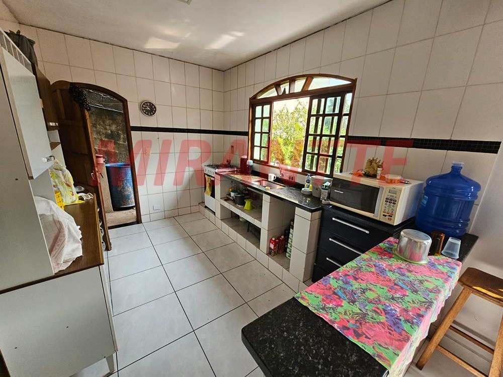Sobrado de 1.6m² com 3 quartos em Samambaia