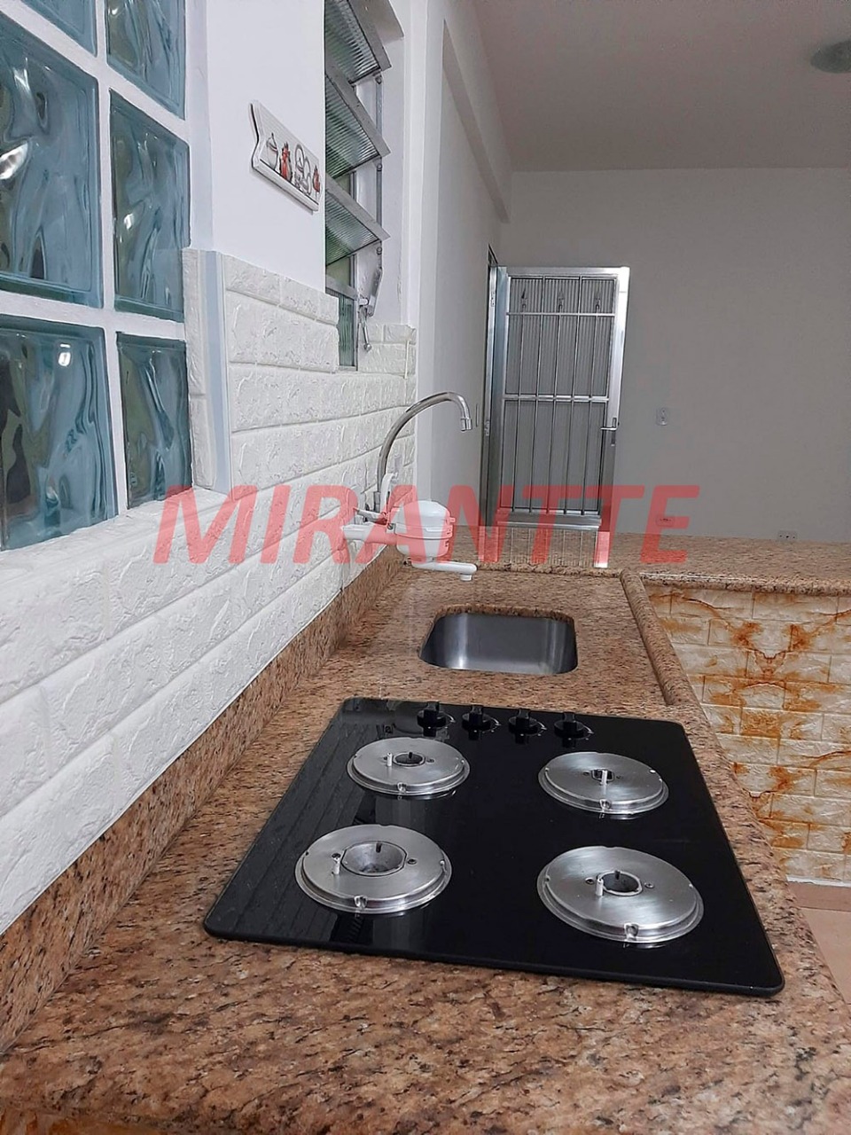 Sobrado de 160m² com 6 quartos em Vila Ede