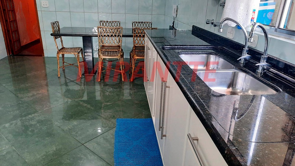 Sobrado de 160m² com 6 quartos em Vila Ede