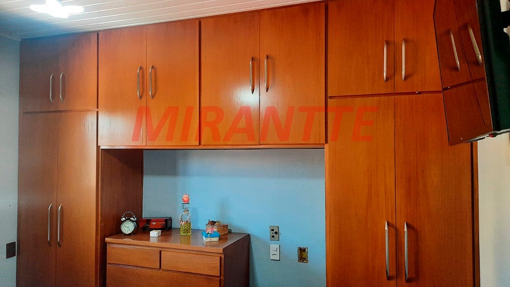 Sobrado de 160m² com 6 quartos em Vila Ede