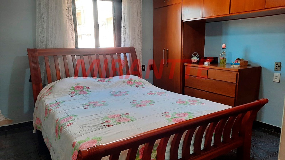 Sobrado de 160m² com 6 quartos em Vila Ede