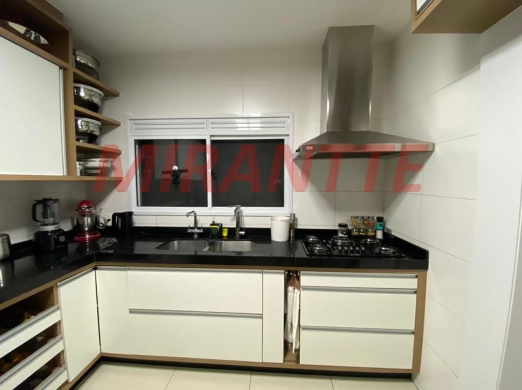 Cond. fechado de 198m² com 4 quartos em Tucuruvi