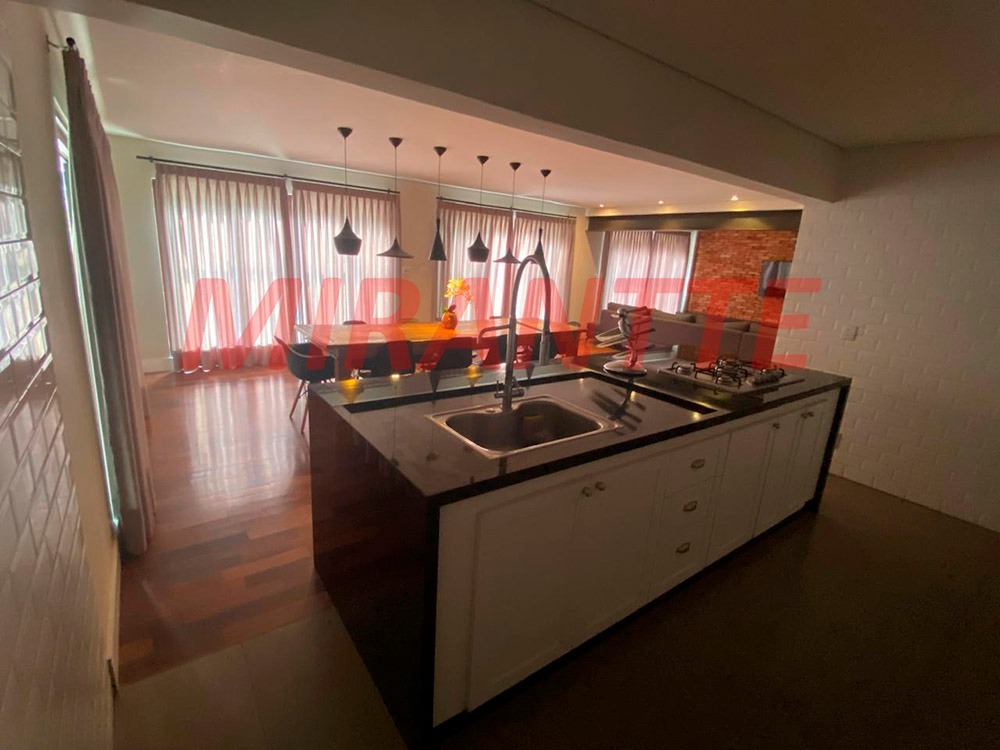 Cond. fechado de 561m² com 4 quartos em Serra da Cantareira