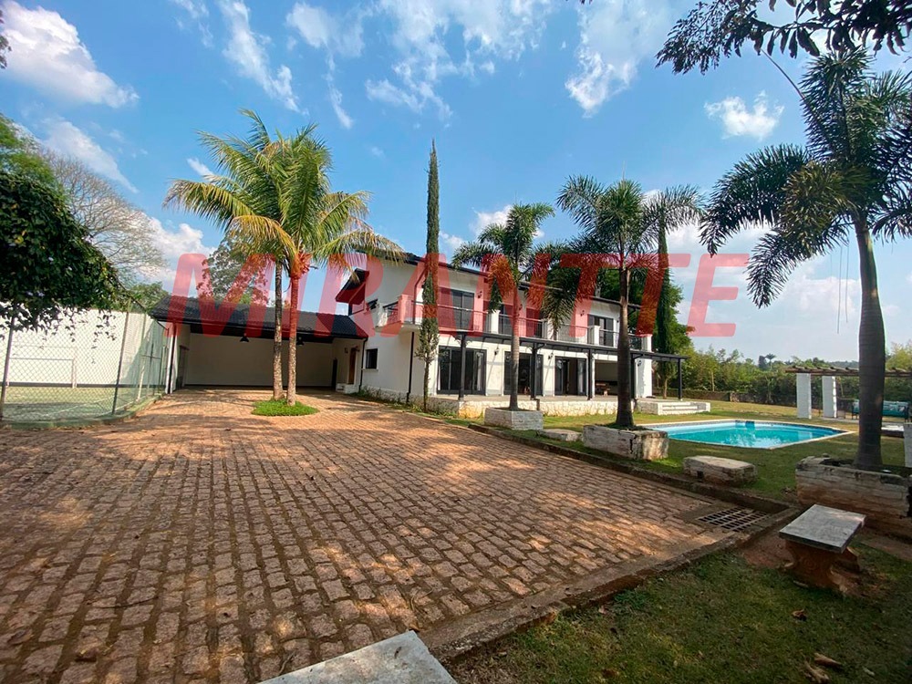 Cond. fechado de 561m² com 4 quartos em Serra da Cantareira
