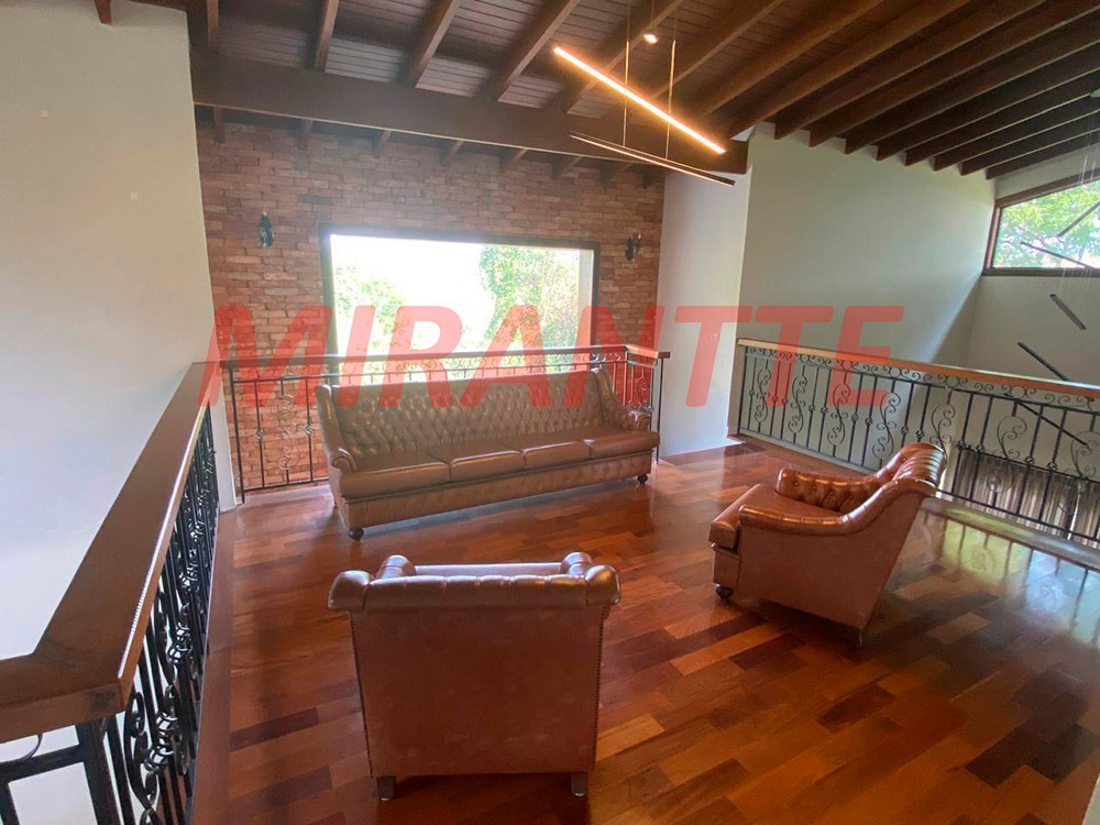 Cond. fechado de 561m² com 4 quartos em Serra da Cantareira