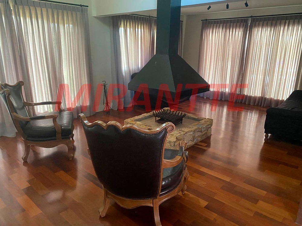 Cond. fechado de 561m² com 4 quartos em Serra da Cantareira