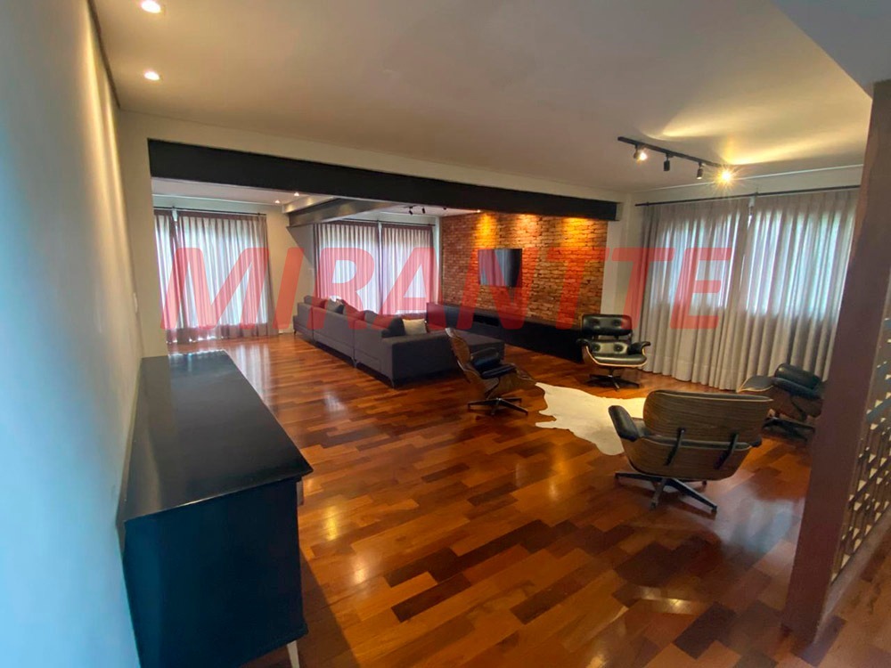 Cond. fechado de 561m² com 4 quartos em Serra da Cantareira