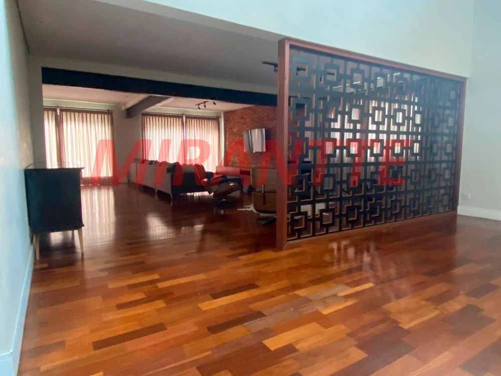 Cond. fechado de 561m² com 4 quartos em Serra da Cantareira