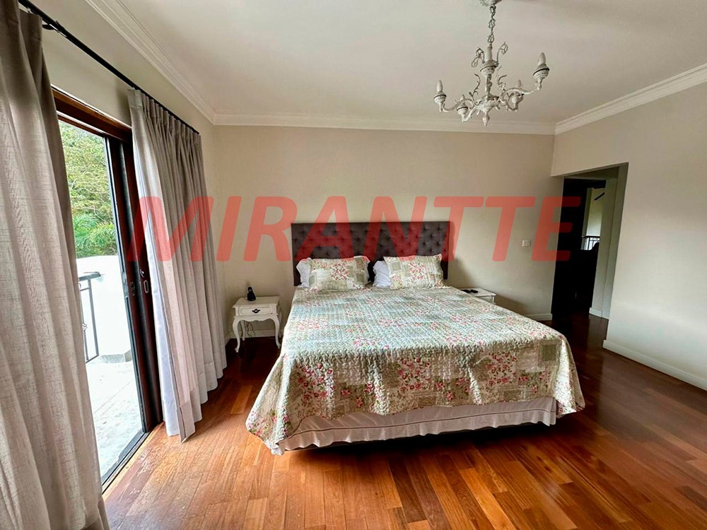Cond. fechado de 561m² com 4 quartos em Serra da Cantareira