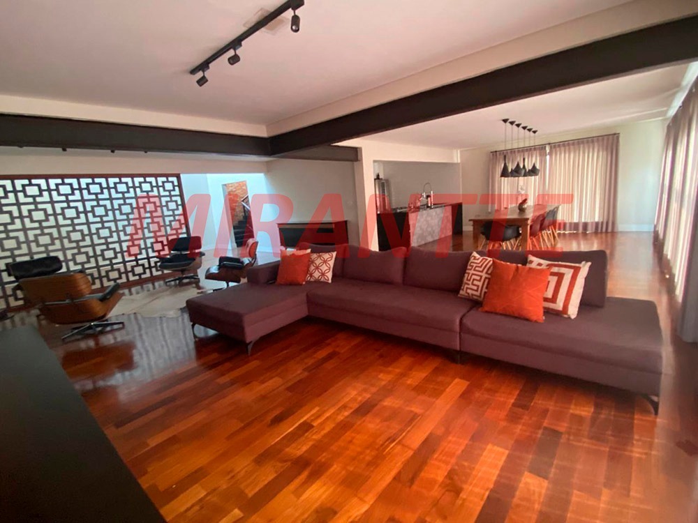 Cond. fechado de 561m² com 4 quartos em Serra da Cantareira