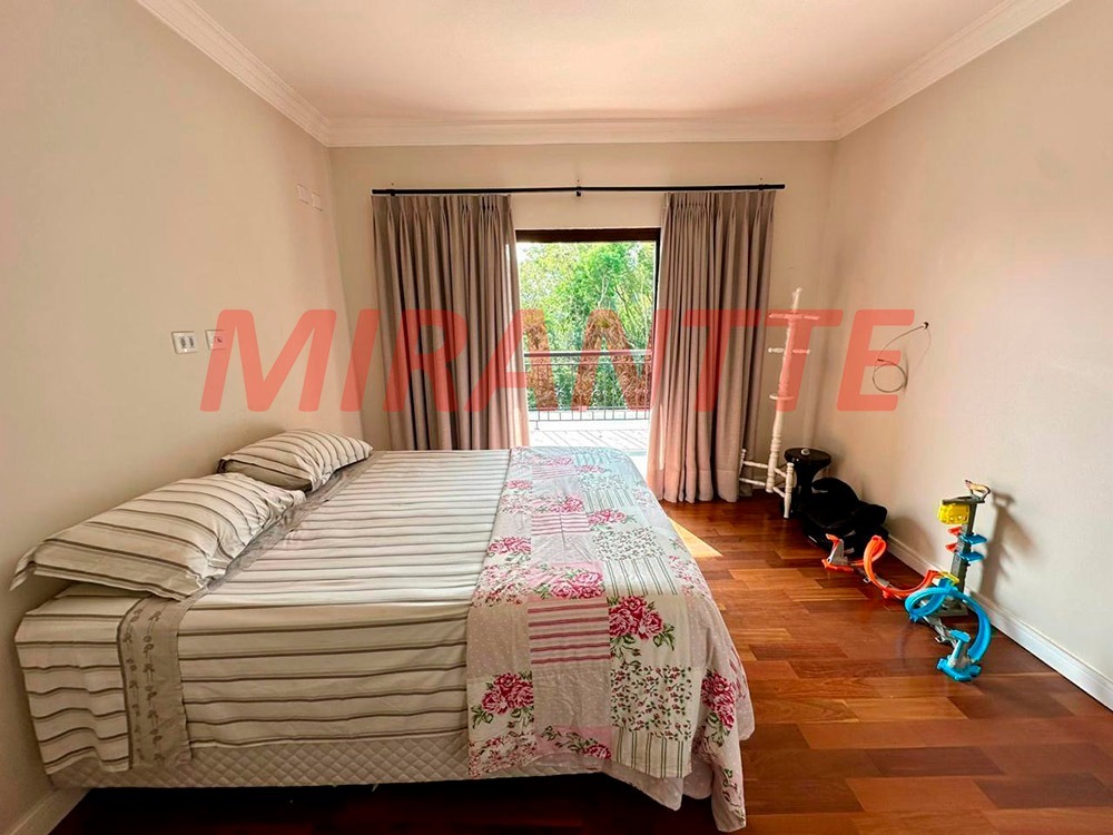 Cond. fechado de 561m² com 4 quartos em Serra da Cantareira