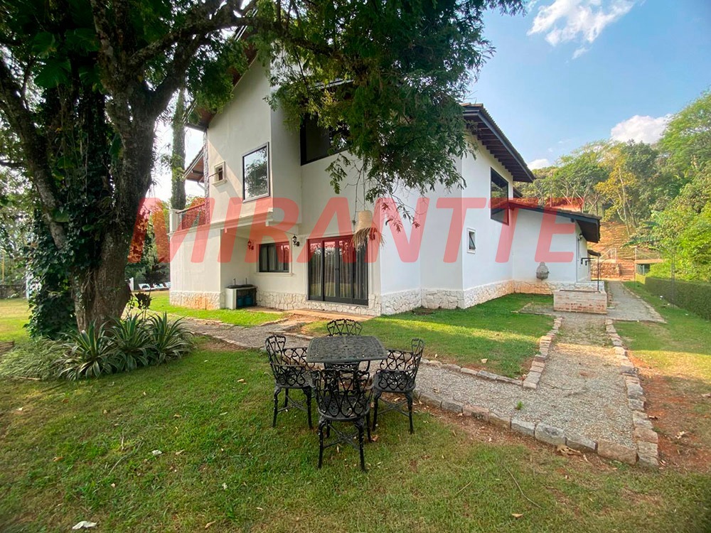 Cond. fechado de 561m² com 4 quartos em Serra da Cantareira