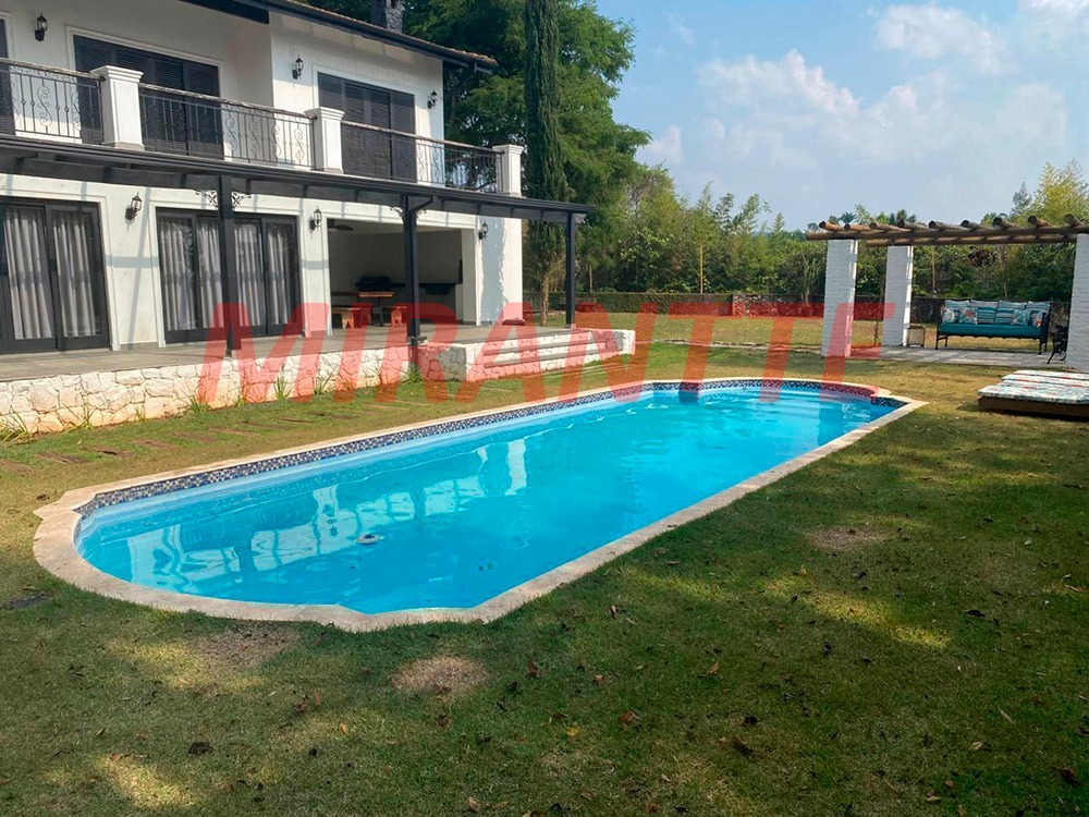 Cond. fechado de 561m² com 4 quartos em Serra da Cantareira