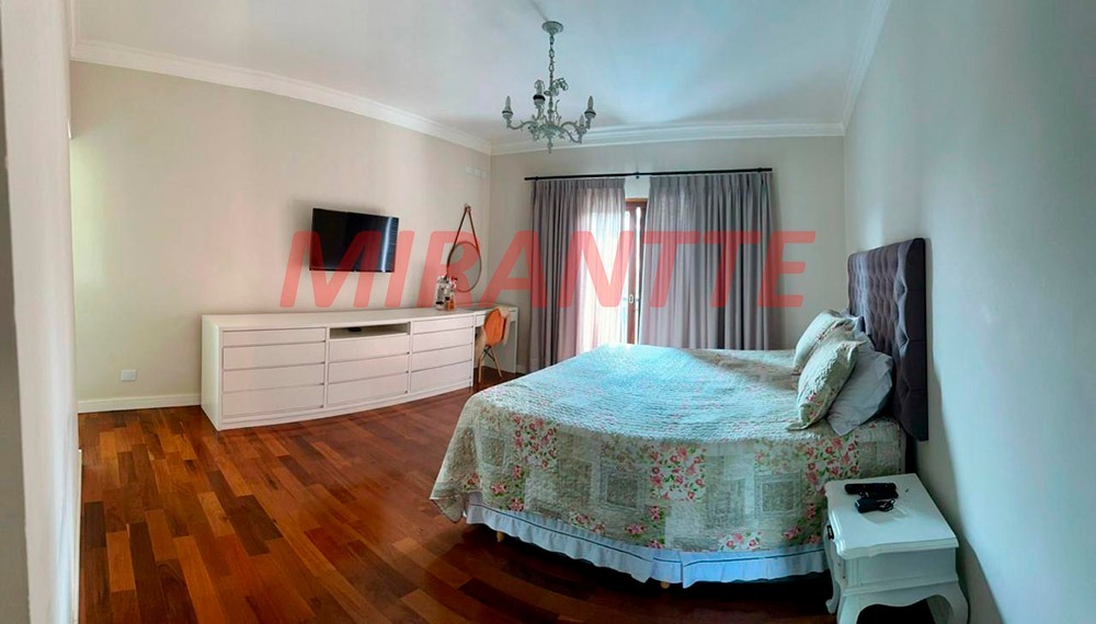 Cond. fechado de 561m² com 4 quartos em Serra da Cantareira