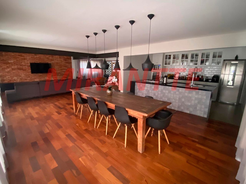 Cond. fechado de 561m² com 4 quartos em Serra da Cantareira