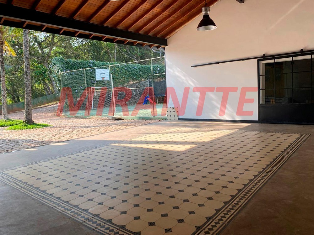 Cond. fechado de 561m² com 4 quartos em Serra da Cantareira